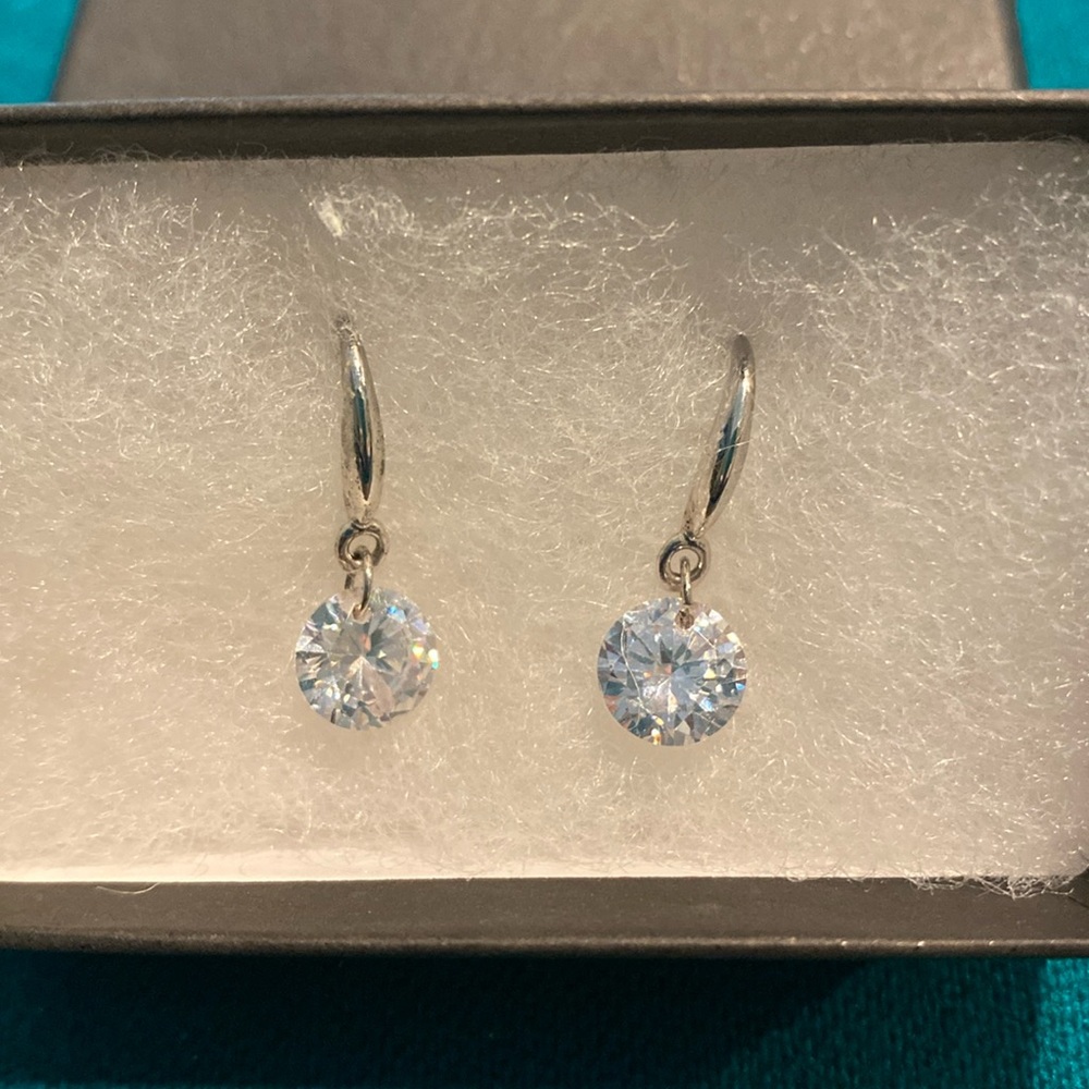 High quality sterling silver earrings with cubic zirconia